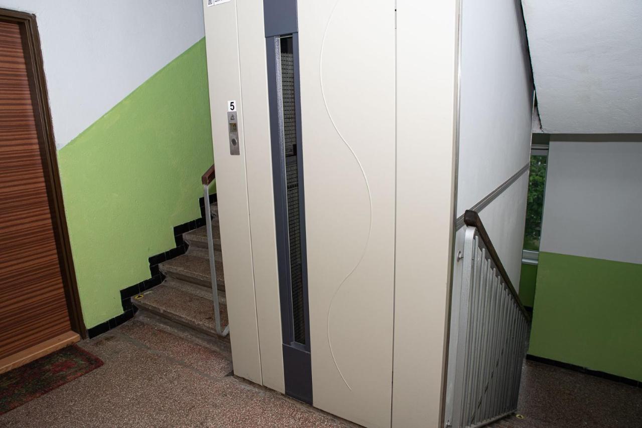 Lovely One Bedroom Apartment Nové Zámky Exterior foto
